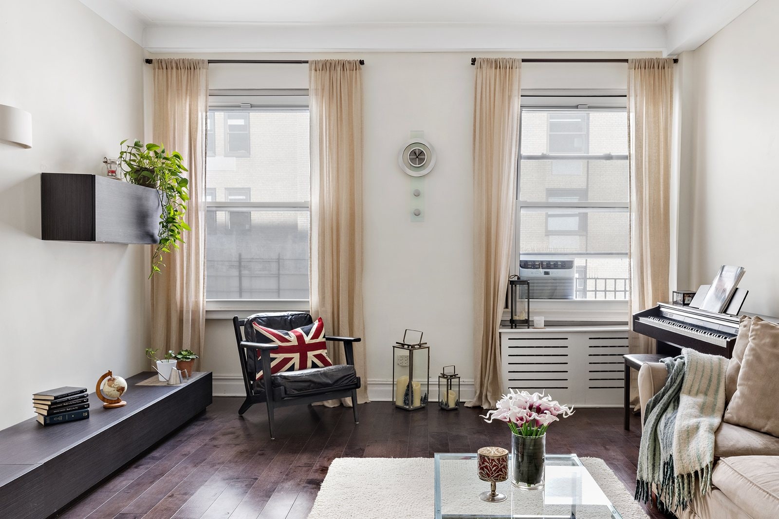 152 West 58th Street, Unit 8A — photo 4