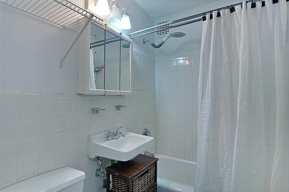 195 Willoughby Avenue, Unit 107 — photo 3