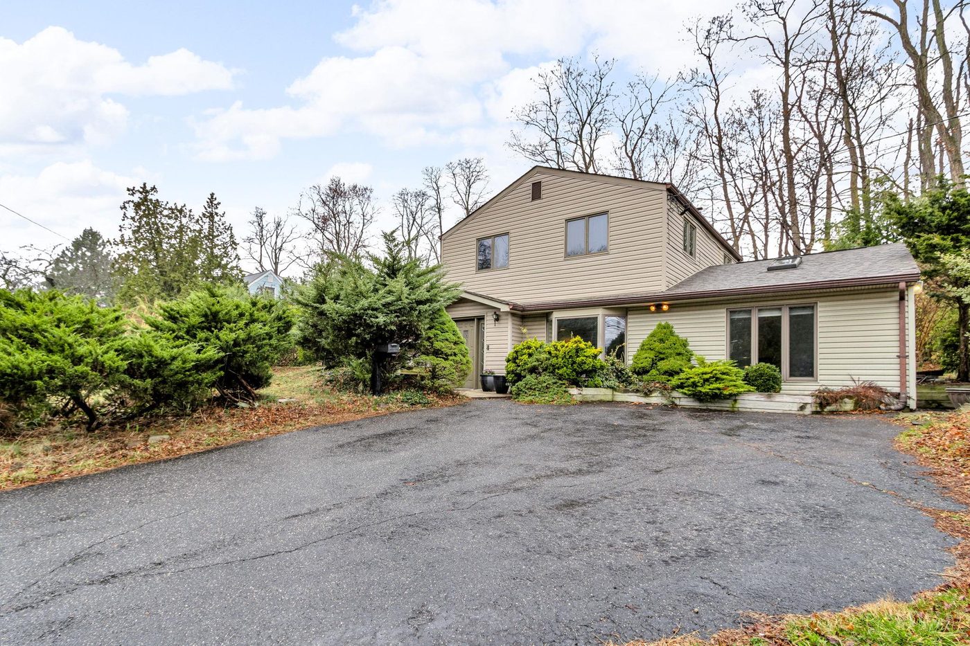 2 Homestead Lane — photo 1