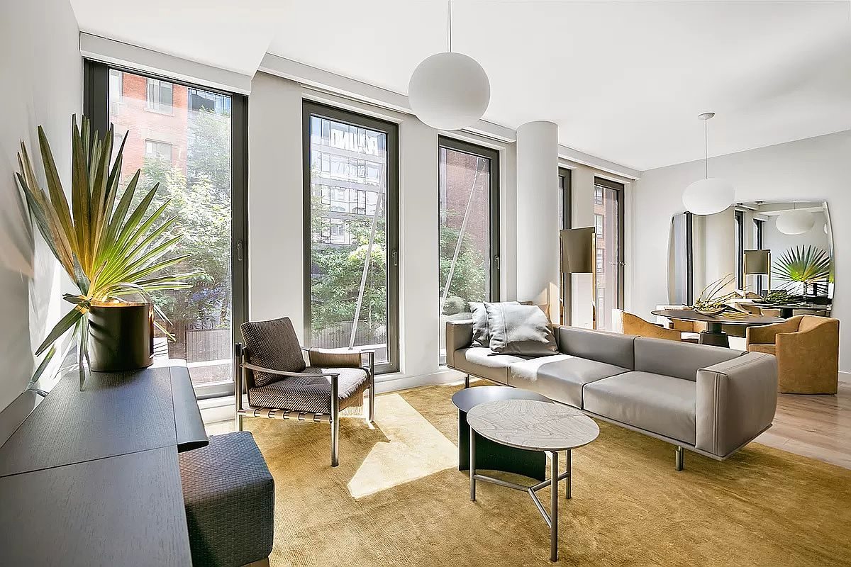 202 Renwick, Unit 202 — photo 3