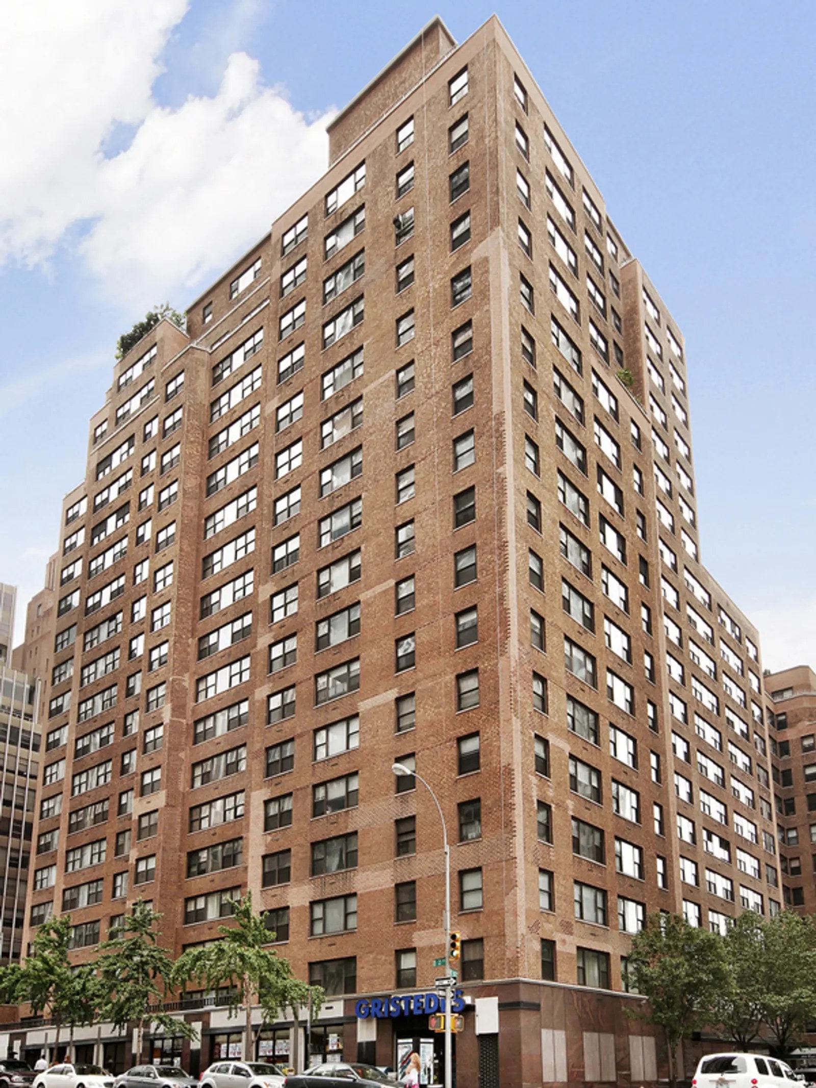 305 East 40th Street, Unit 2U — photo 1