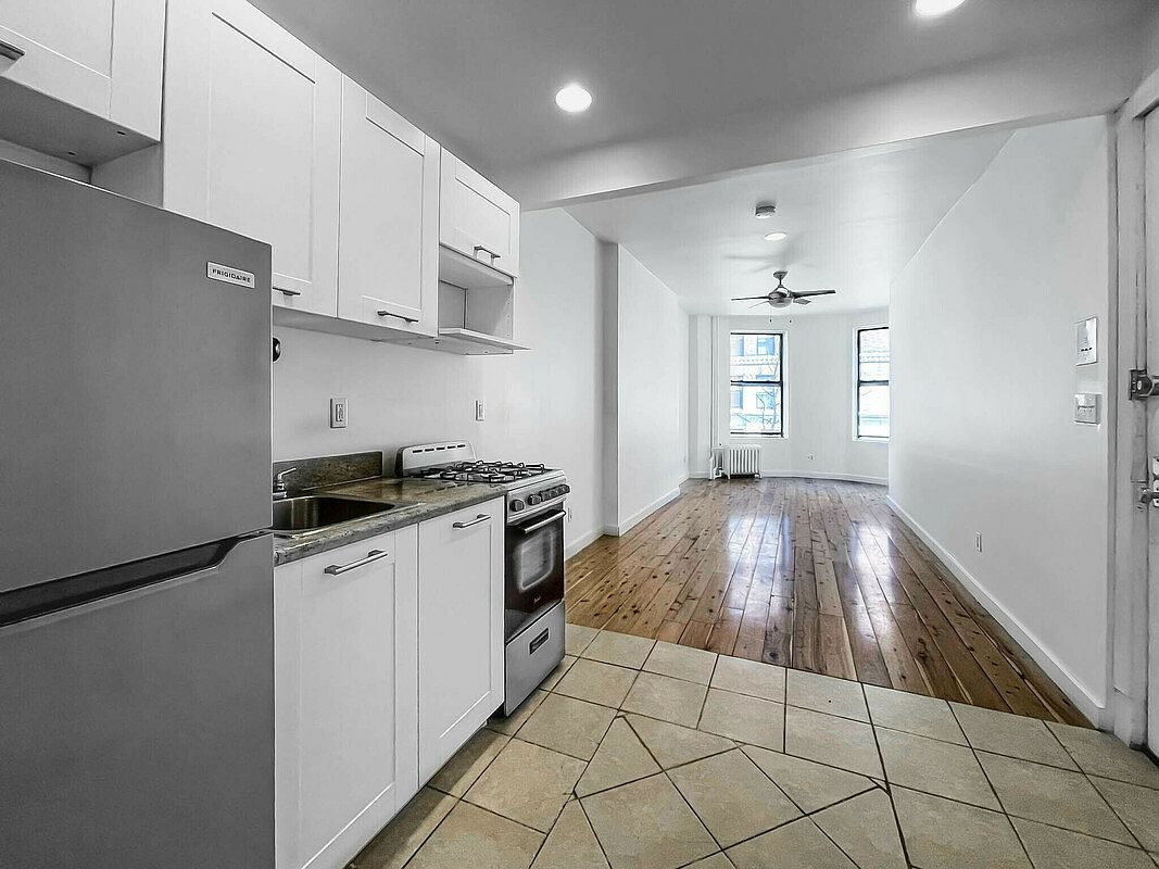 320 West 75th Street, Unit 3A — photo 1