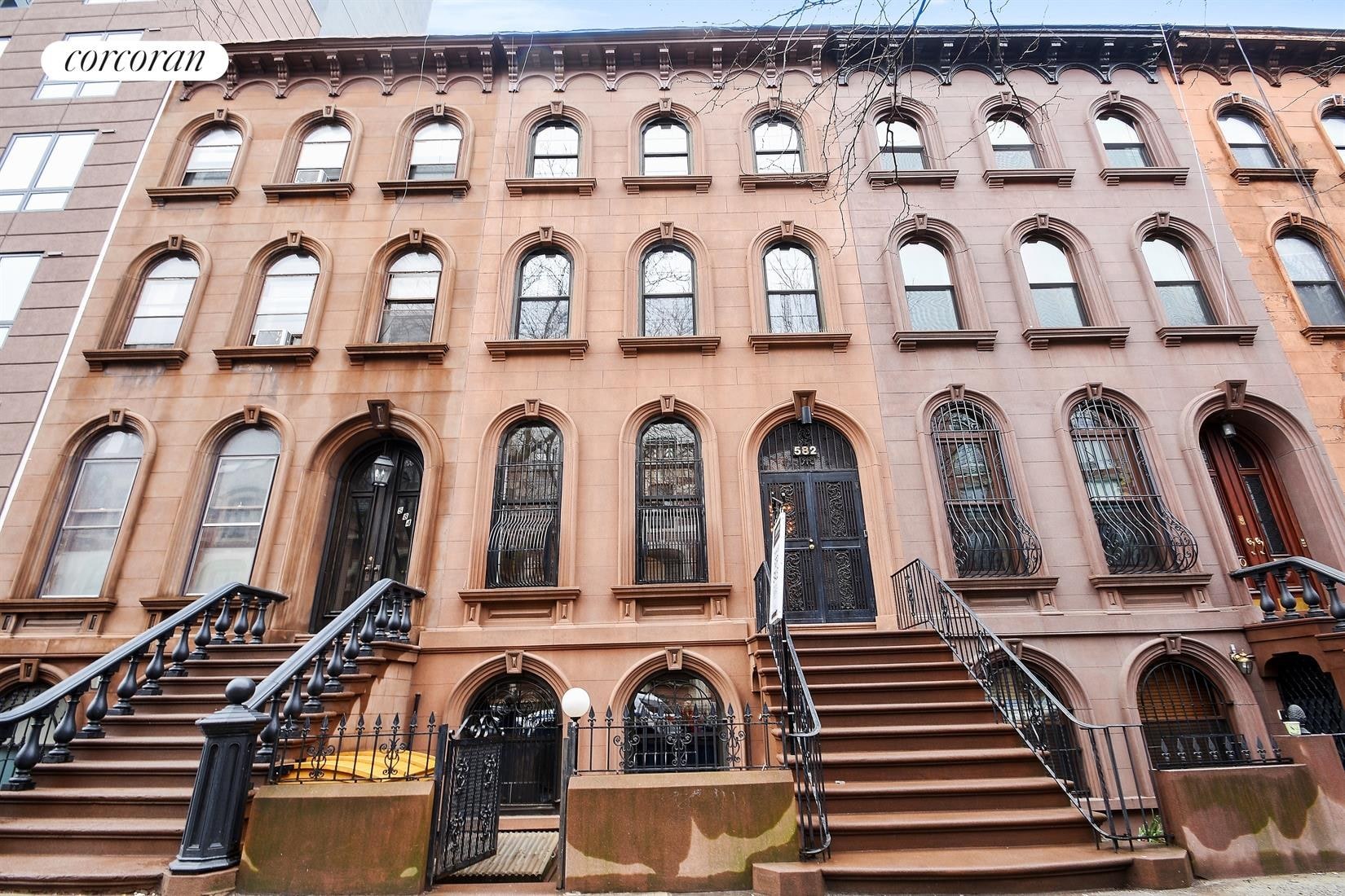 582 Washington Avenue — photo 1