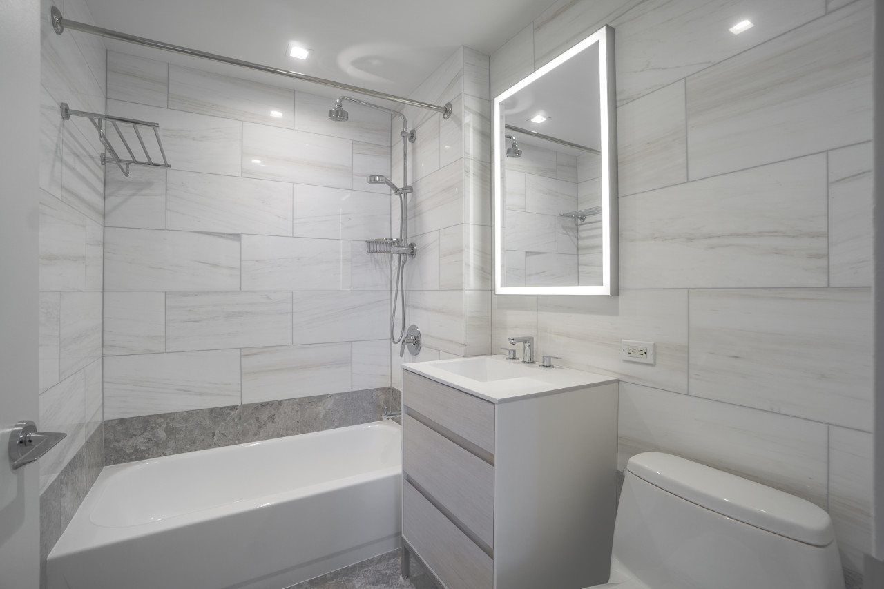 1 Columbus Place, Unit N23G — photo 4