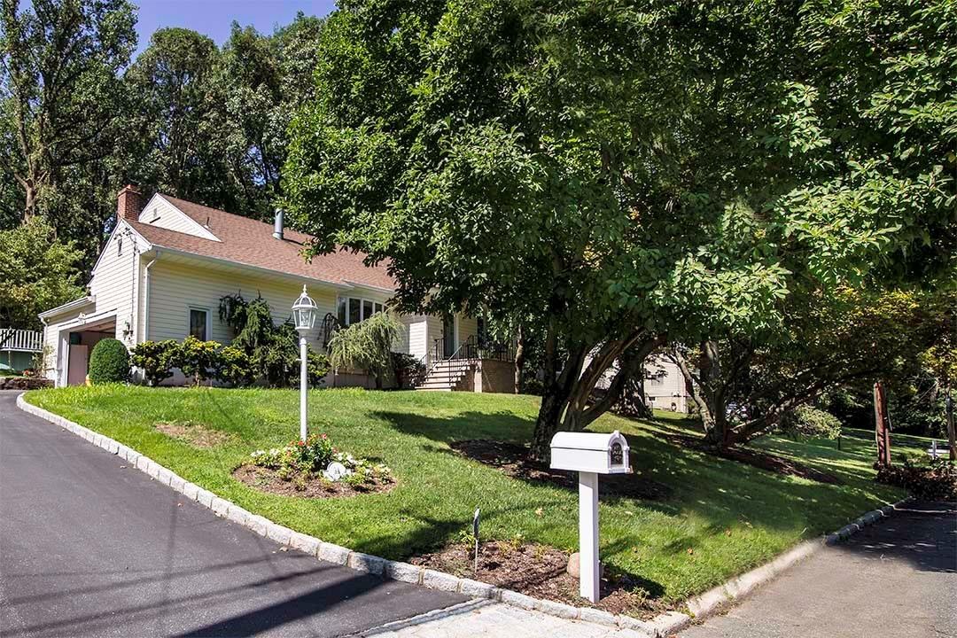 24 Van Etten Boulevard