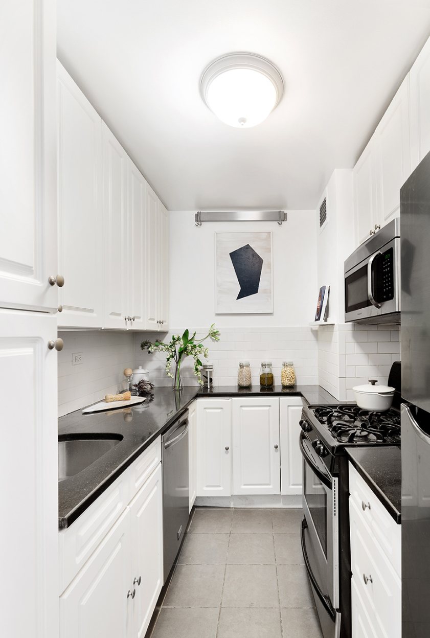 392 Central Park West, Unit 9H — photo 4
